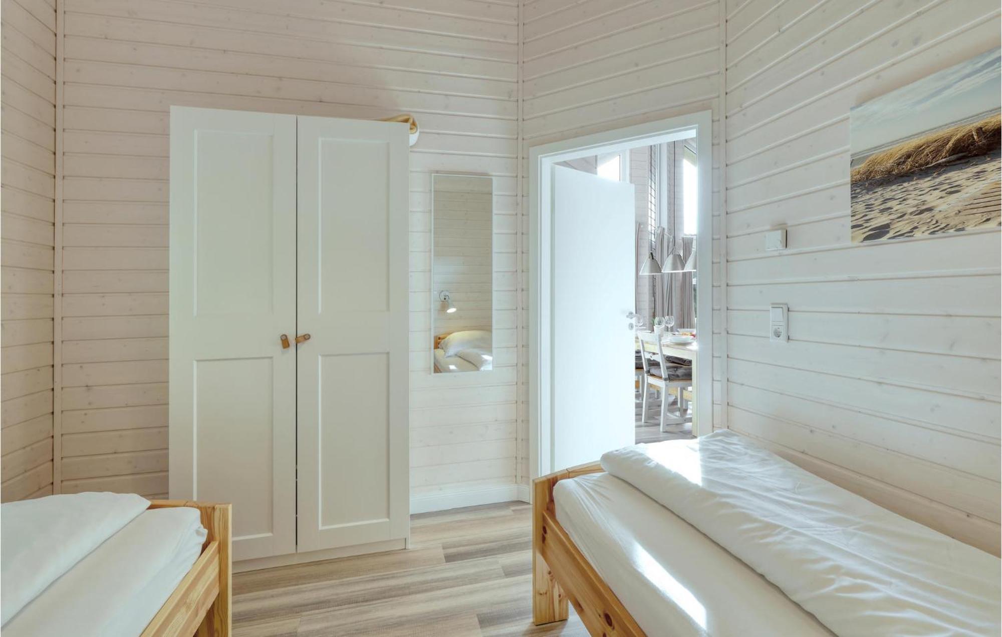 Stunning Home In Krems Ii-Warderbrueck With Wifi Gols Exteriér fotografie