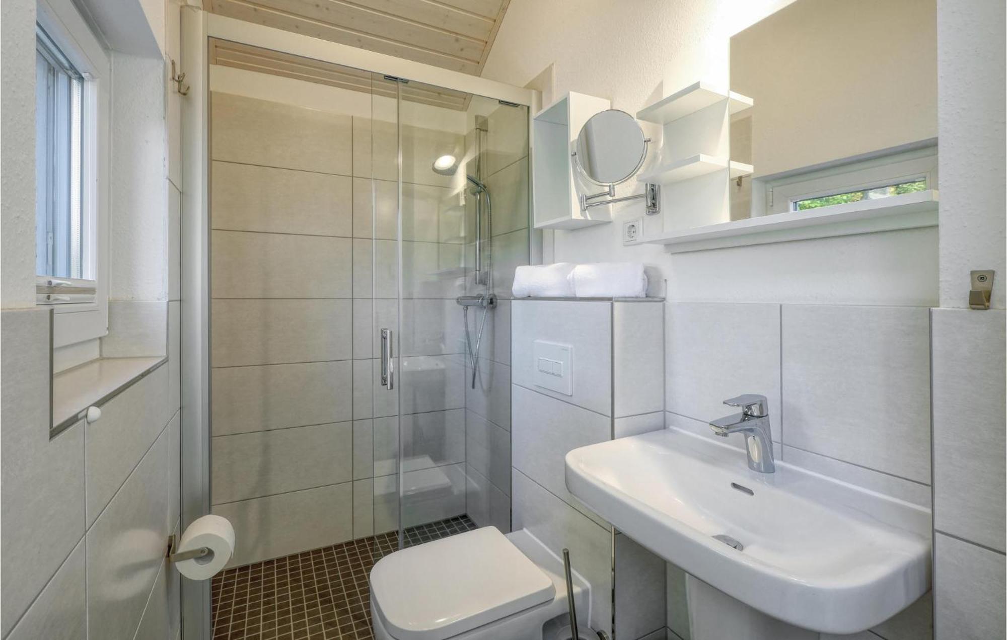 Stunning Home In Krems Ii-Warderbrueck With Wifi Gols Exteriér fotografie